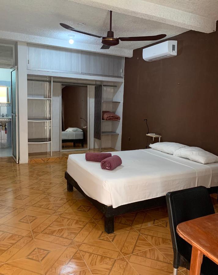 Spanglish Hostel Вальядолід Екстер'єр фото