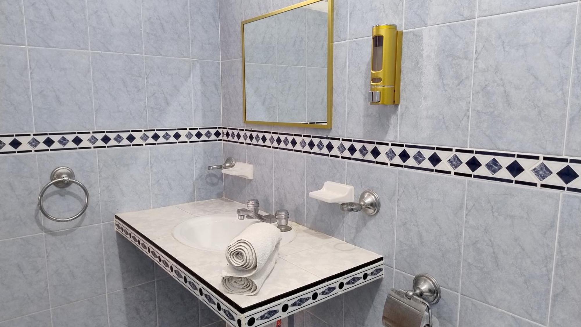 Spanglish Hostel Вальядолід Екстер'єр фото